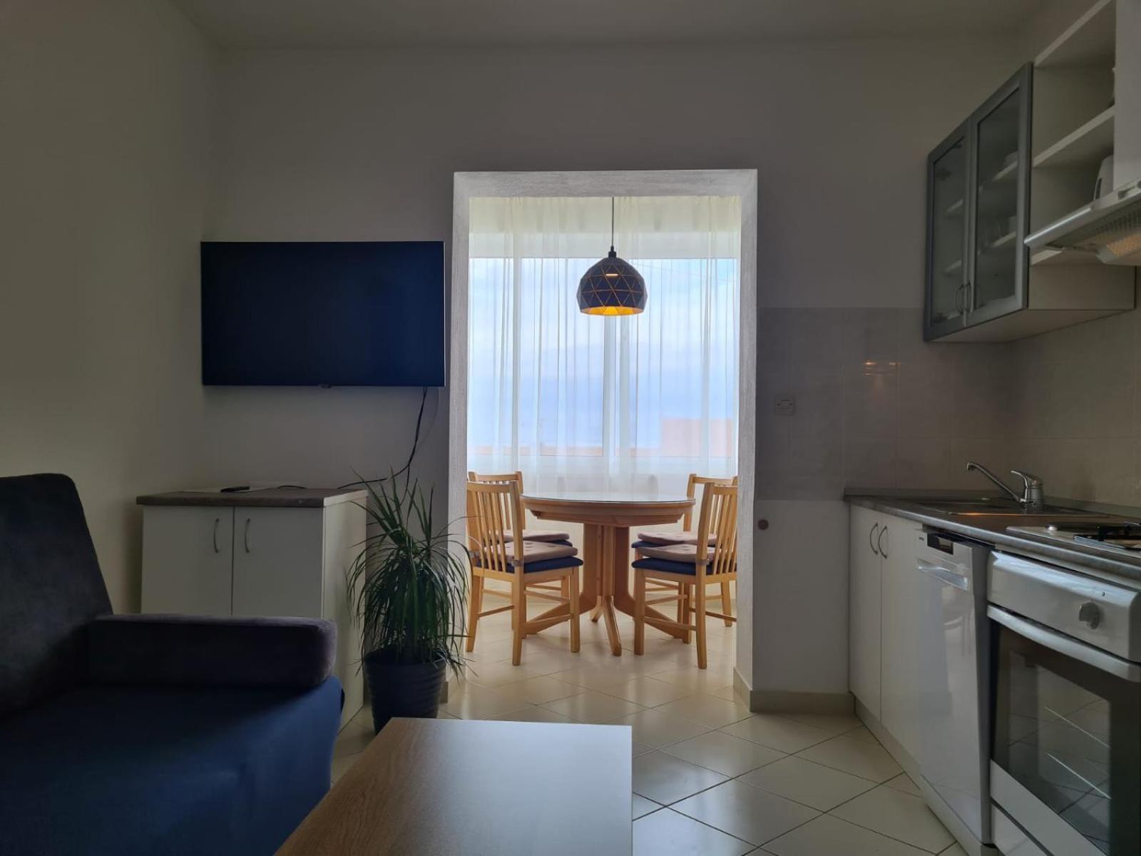 Apartments Jelena Supetar - Four Apartments - A Small House With A Private Yard - Two-Room Apartment With A Sea View - Studio Apartment - Two-Room Apartment With Garden View- Free Parking 외부 사진