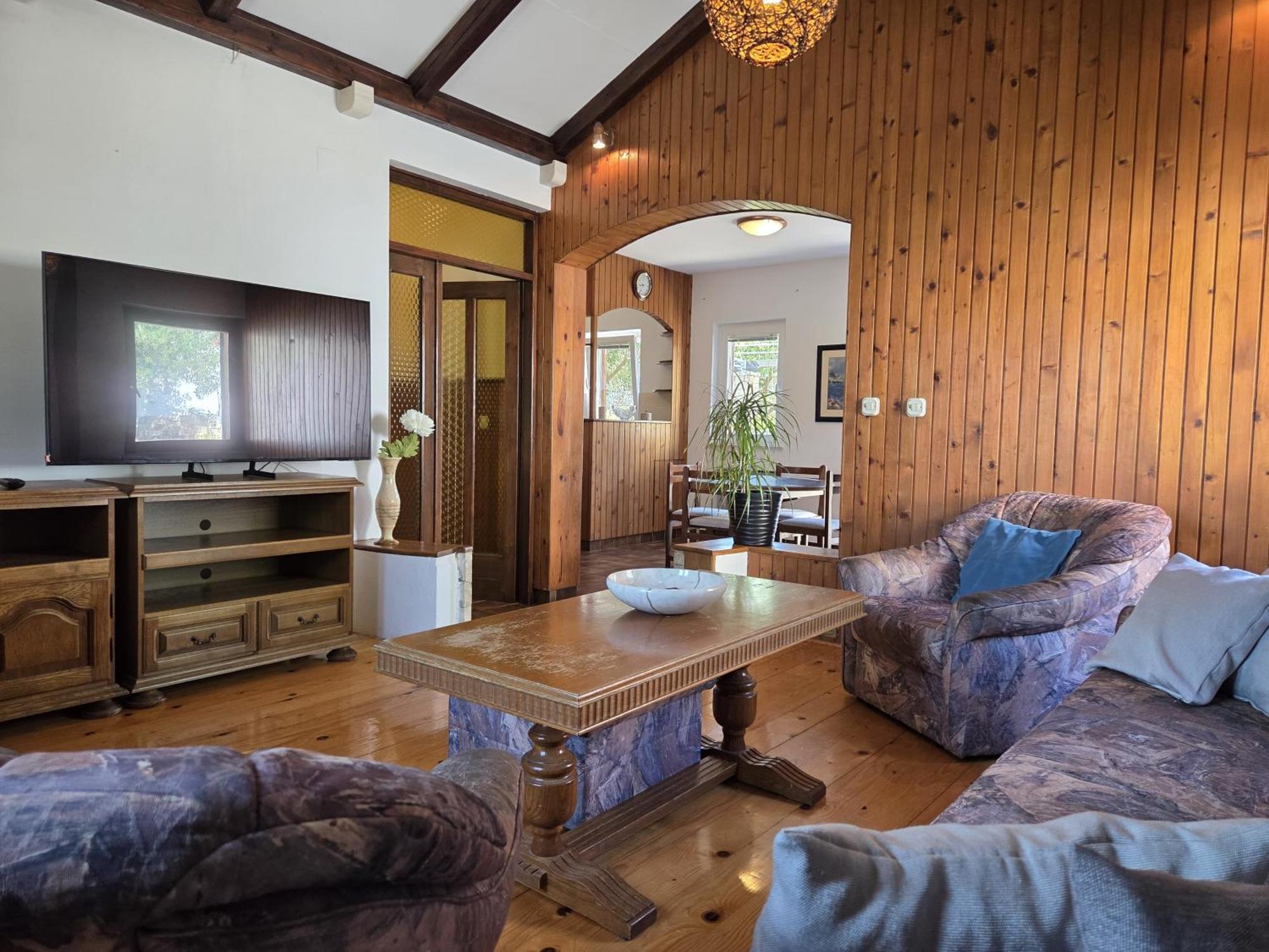 Apartments Jelena Supetar - Four Apartments - A Small House With A Private Yard - Two-Room Apartment With A Sea View - Studio Apartment - Two-Room Apartment With Garden View- Free Parking 외부 사진